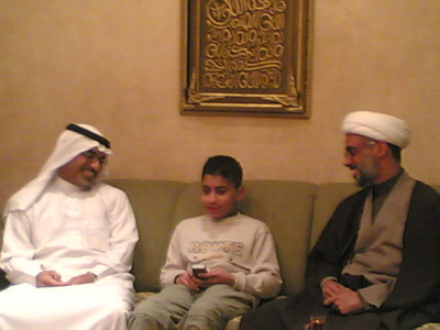 سماحة الشيخ غازي الشبيب والسيد أنور الصايغ ونجله ضياء